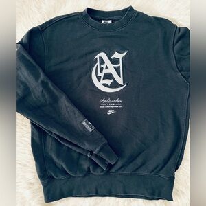 Nike Sportswear Club Fleece Ambassadors French Terry Crewneck Sweatshirt Mens M